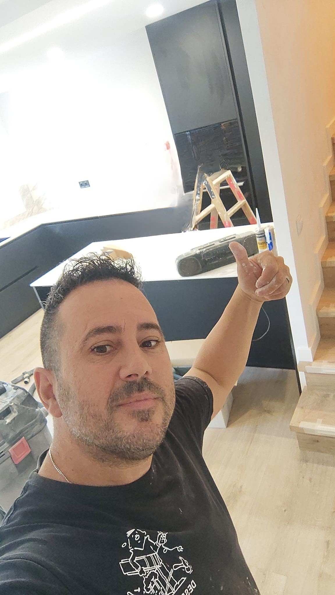 Dani, fundador y líder de YDM, implicado en cada reforma desde el primer plano hasta el último detalle.